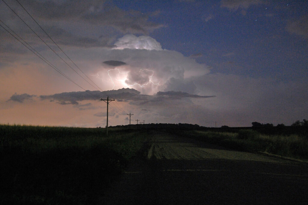 Picture of thunderstorm in the distance